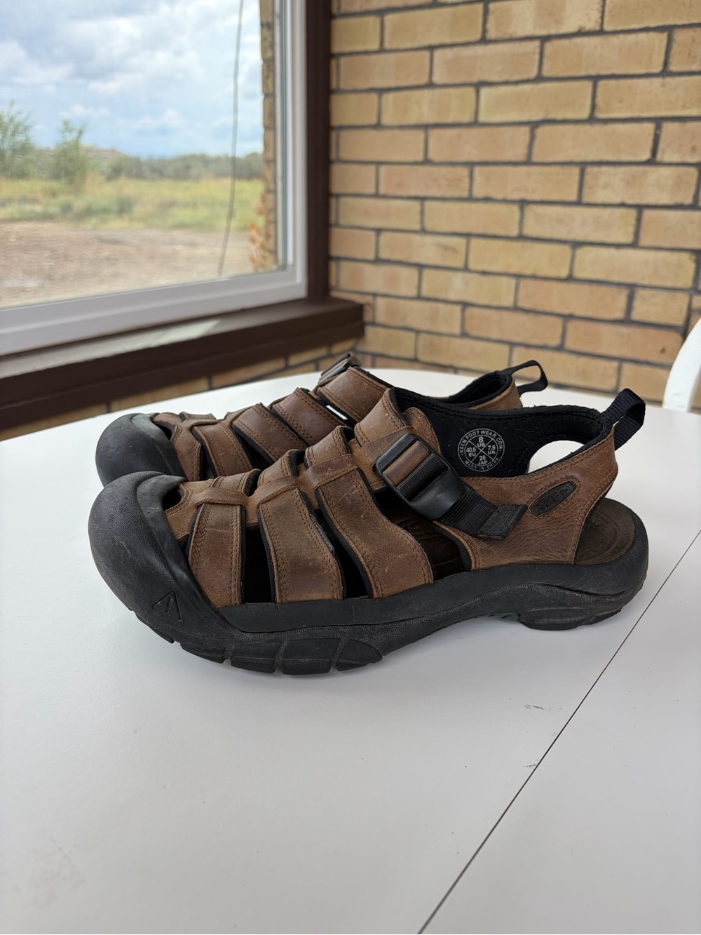Keen Newport Leather Sandals Men’s 8 Brown Hiking Water